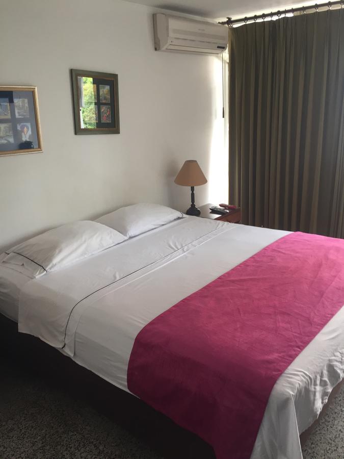 קאלי Hotel Del Oeste מראה חיצוני תמונה